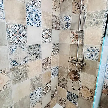 La Dolce Avec Piscine Apartamento *
